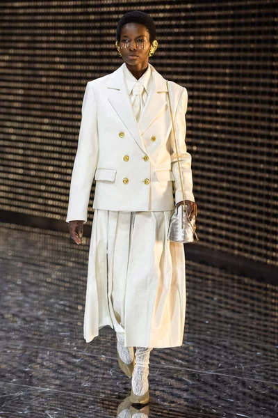 Look 54